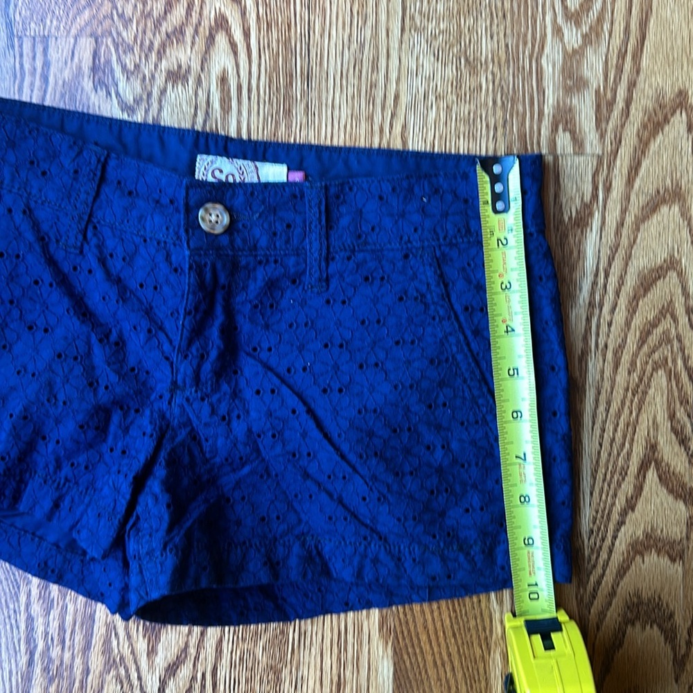 SO Navy Eyelet Shorts, Size 3 - Picture 3 of 8